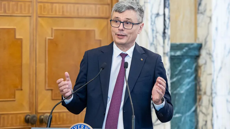 Virgil Popescu: Lansăm un program pentru montarea de panouri fotovoltaice la instituțiile publice” - FOTO: Facebook/Virgil Popescu