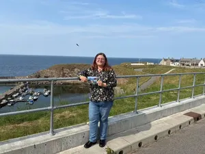 O scrisoare într-o sticlă aruncată în mare a primit un răspuns după 30 ani, de la 3200 km distanță - Foto: Express.co.uk