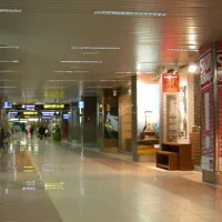 Fostul şef al Companiei Aeroporturi Bucureşti, Alexandru Ivan, reţinut de DNA, trafic de influenţă - Foto: Wikimedia/Joe Mabel/CC BY-SA 3.0