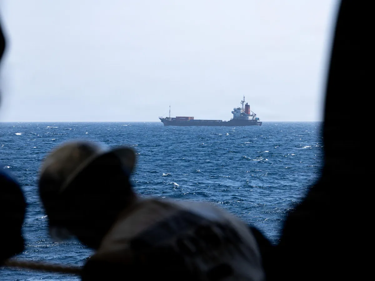 4 marinari români sechestrați de Iran pe o navă. Care este reacția Ministerului de Externe?