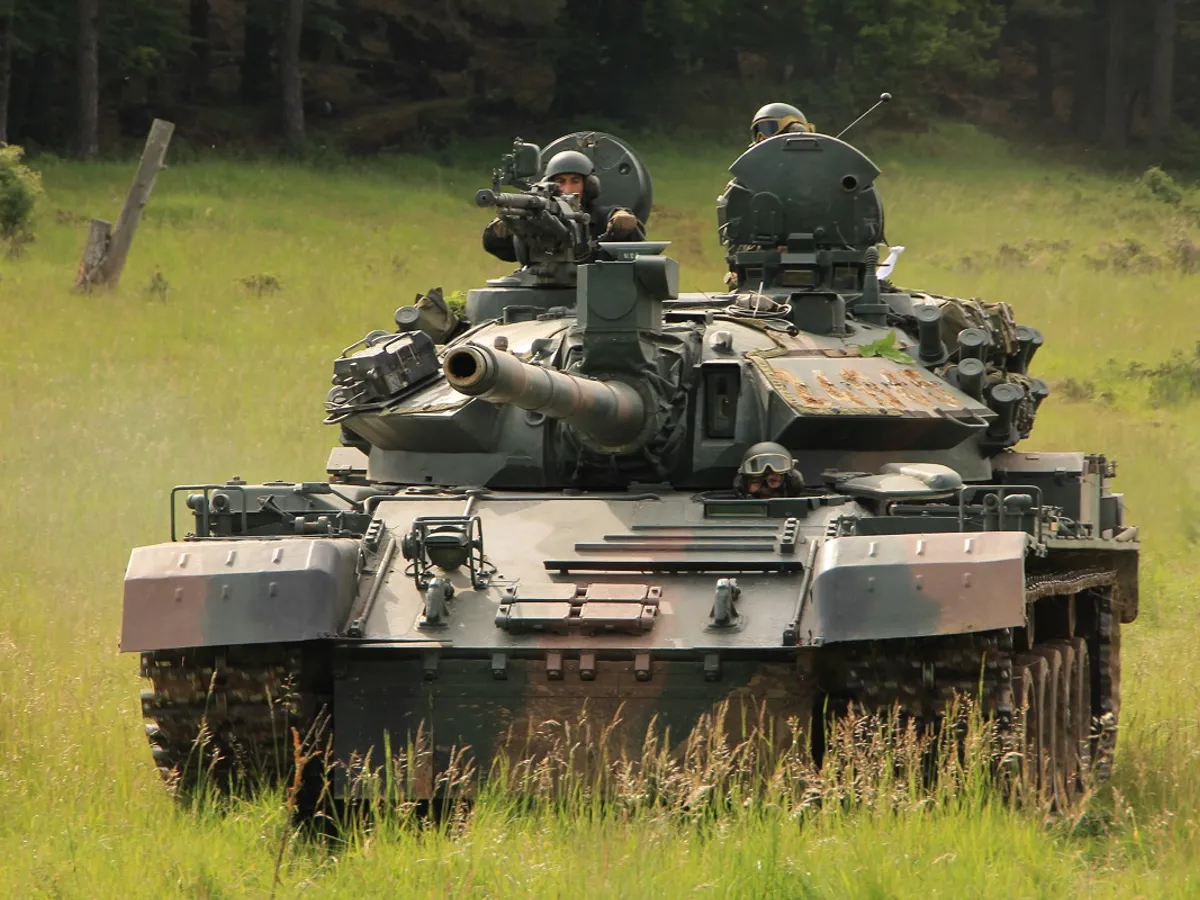 Tnacul fabricat în România Tanc TR-85M1 / romarm.ro