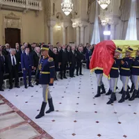 Ce a conţinut un pachet de pomană la înmormântarea lui Ion Iliescu şi cât a costat totul - Foto: INQUAM PHOTOS/George Călin