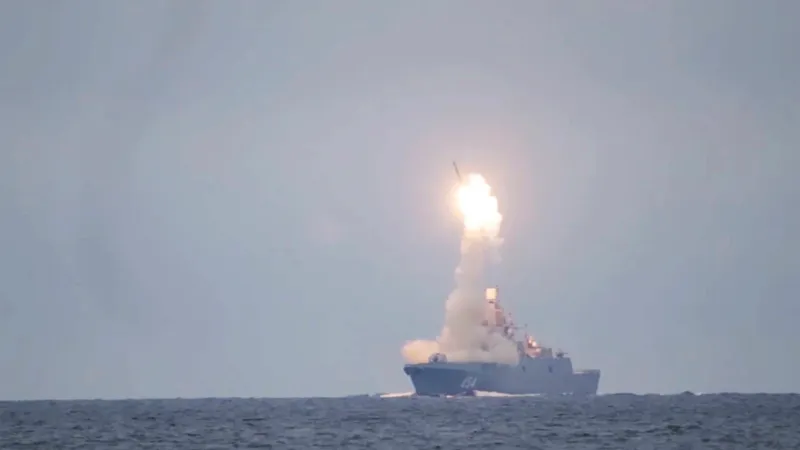 Vladimir Putin anunță că armata rusă va primi, de anul viitor, rachete hipersonice Zircon. / Foto: defensenews.com