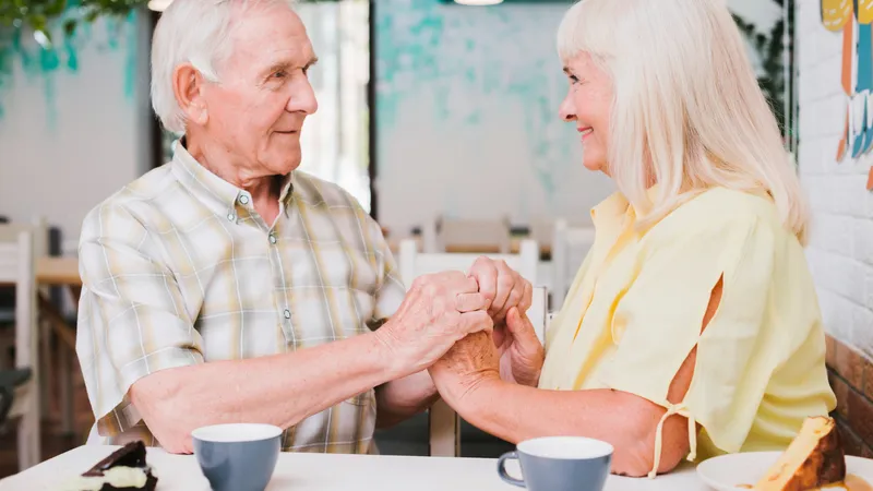Pensie pe aprilie va fi virată mai devreme. Cum intră pensionarii în posesia ajutorului de 400 lei? - Foto: Freepik