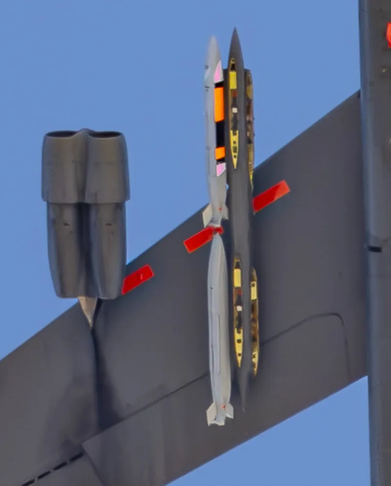 B-52 cu o nouă rachetă nucleară, posibil  AGM-181 LRSO, căreia i se zice &bdquo;distrugătoarea de orașe&rdquo; - Foto: Profimedia  Images