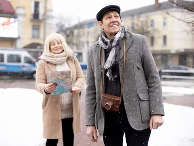 De ce poștașii aduc pensie în decembrie cu întârziere. Pe card banii intră într-o singură zi! foto: Freepik (fotografie cu caracter ilustrativ)
