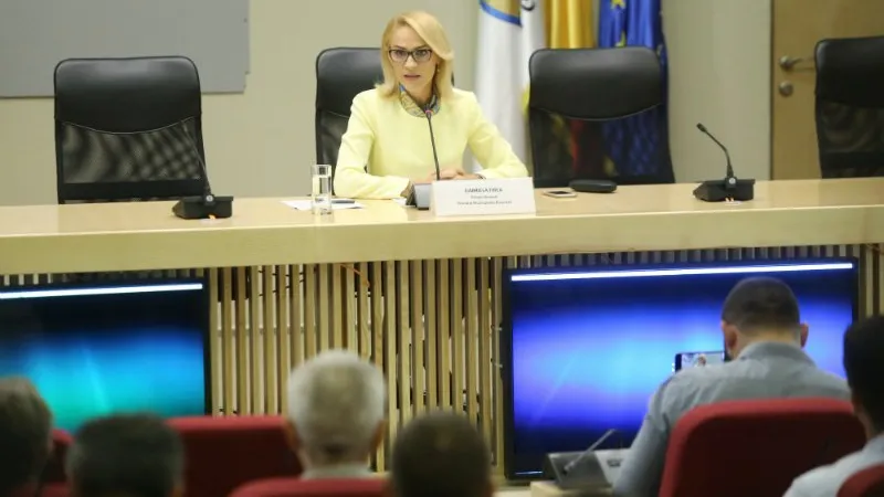 Firea face legea în Consiliul General. Foto Inquam Photos/George Călin