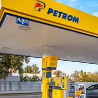 De ce s-a ieftinit brusc motorina la pompă? Are aproape același preț cu benzina. Foto: petrom.ro