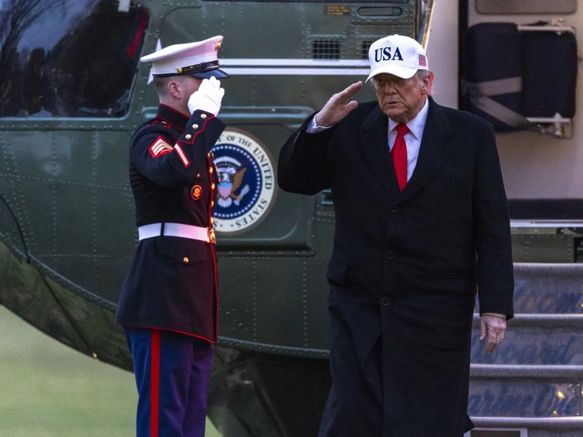 Donald Trump, preşedintele SUA, coborând din Marine One - Foto: Profimedia Images