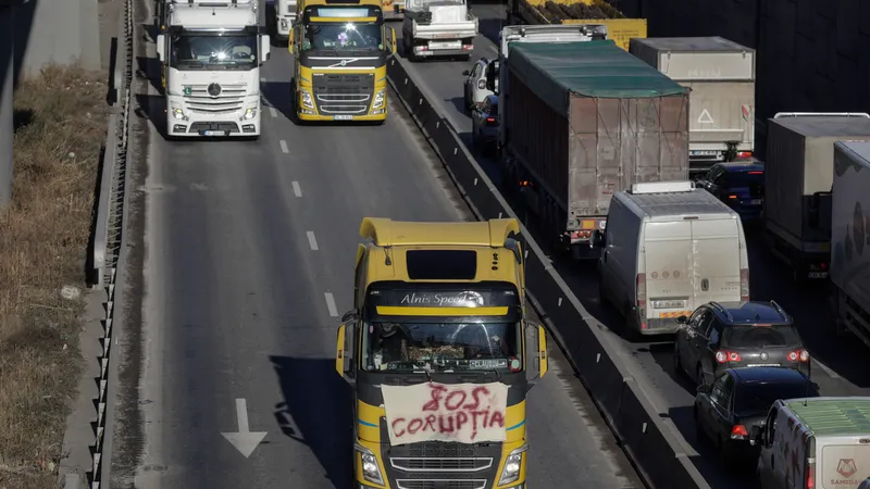 A 5-a zi de proteste ale transportatorilor și fermierilor: Tarifele RCA, „mărul discordiei” - Foto: INQUAM PHOTOS / Octav Ganea