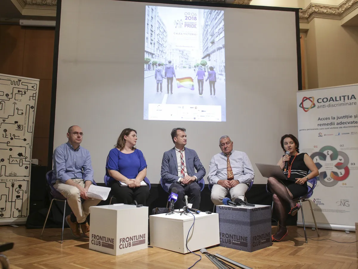 Avocata Iustina Ionescu, Adrian Coman, tatal lui, Liviu, si sotul sau, Clai Hamilton (FOTO: Inquam Photos - Octav Ganea)