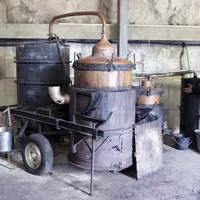 Vom putea produce mai multă țuică „în casă”. Ce cantitate de spirtoase vom putea scoate din alambic - Foto: Profimedia Images (imiagine cu caracter ilustrativ)