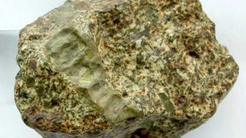 Oamenii de ştiinţă au identificat un meteorit drept cel mai vechi de origine vulcanică, provenit dintr-o protoplanetă. / Foto: news.ro