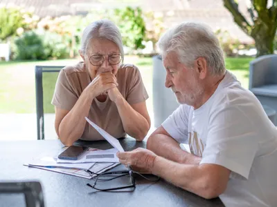 Pensionari supărați la pensie - Foto: Freepik