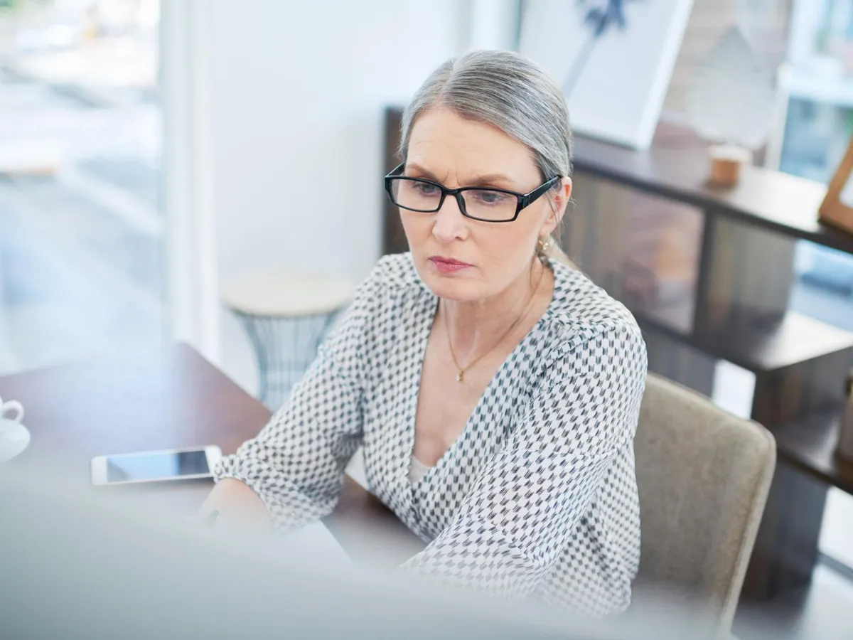 Pensionară la pensie - Foto: Freepik