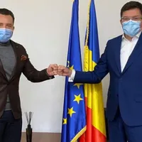 DNA, pe umele lui Costel Alexe. Apărarea șefului județului Iași: „Am semnat ca primarul” / Ziarulde  Iasi