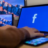 Rețeaua de socializare Facebook- Foto: PEXELS PHOTOS/Luca Sammarco
