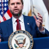 Vicepreședintele JD Vance, fascinat de OZN-uri. „Mă obsedează. Mă gândesc că sunt demoni” - Foto: Profimedia Images