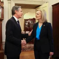 Liz Truss și Antony Blinken. / Foto: caleaeuropeana.ro