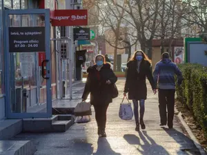 România cu mască/FOTO: hotnews.ro