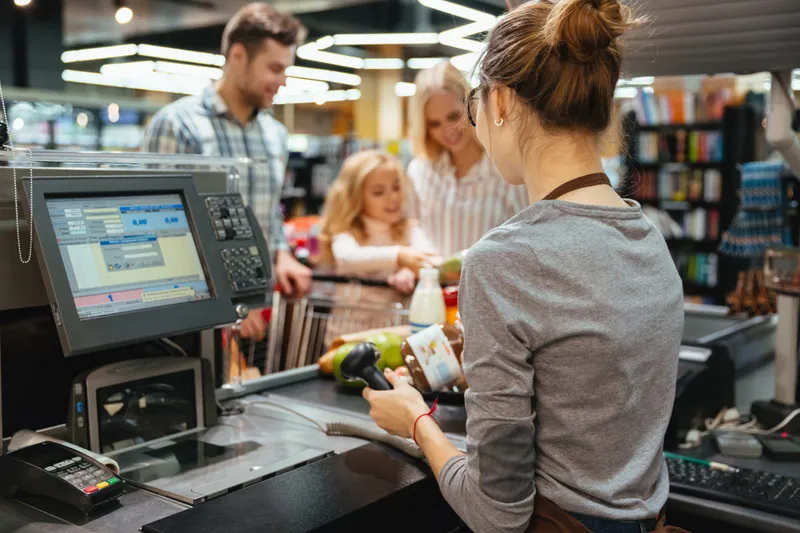 Casierie la supermarket - Foto: Magnific