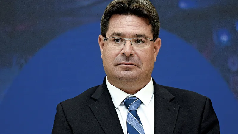 TENSIUNILE CRESC Akunis califică relația dintre cei doi lideri ca fiind „strânsă“, dar recunoaște existența unor disensiuni