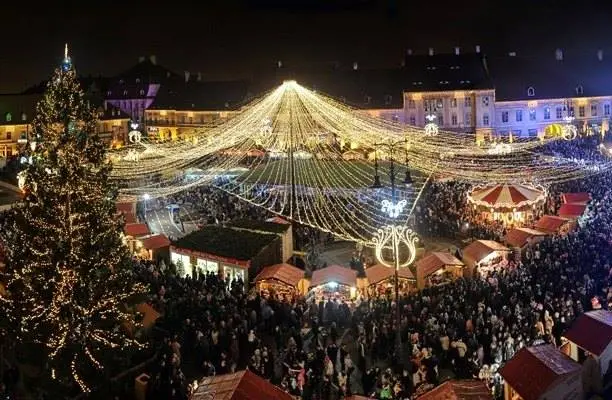 Iluminatul festiv a golit bugetele primăriilor. FOTO: Facebook