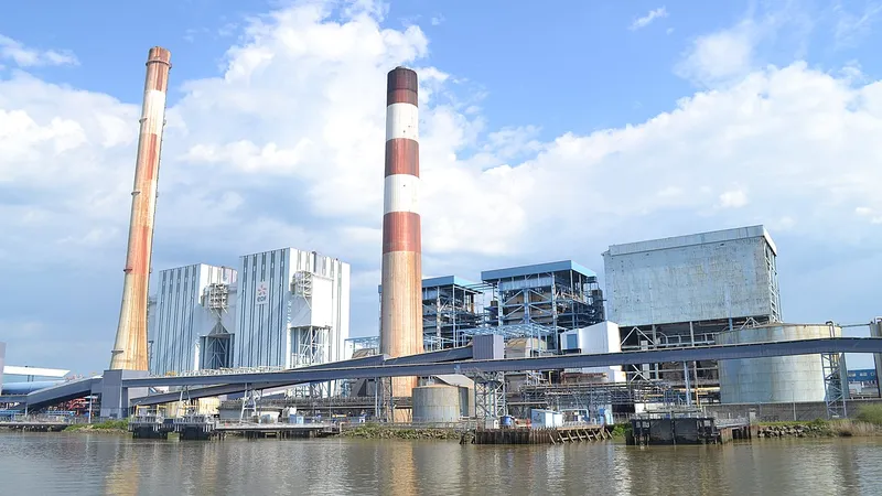 Termocentrala de la Cordemais va fi necesară pentru aprovizionarea cu electricitate a regiunii de vest a Franţei cel puţin până în anul 2024. /  Foto: wikipedia.org