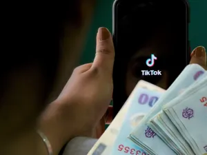 O femeie a pierdut 160.000 euro după ce a crezut într-o ghicitoare de pe TikTok. Ce i-a spus? - Foto: Arhiva