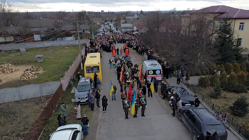 O ceremonie pentru soldatul „Erou al Ucrainei“ Dmytro Kotsiubailo