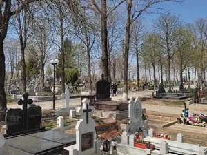 Primăria Iași, în luptă cu Parohia "Sfânta Cuvioasă Parascheva" pentru locurile de veci din cimitir/FOTO: ziaruldeiasi.ro