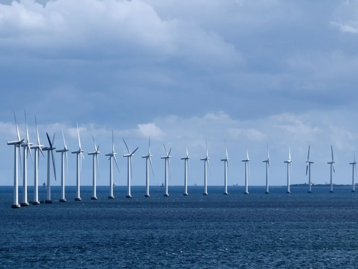 Turbine eoliene la graniţa cu România - Foto: Flickr/ Lars Plougmann