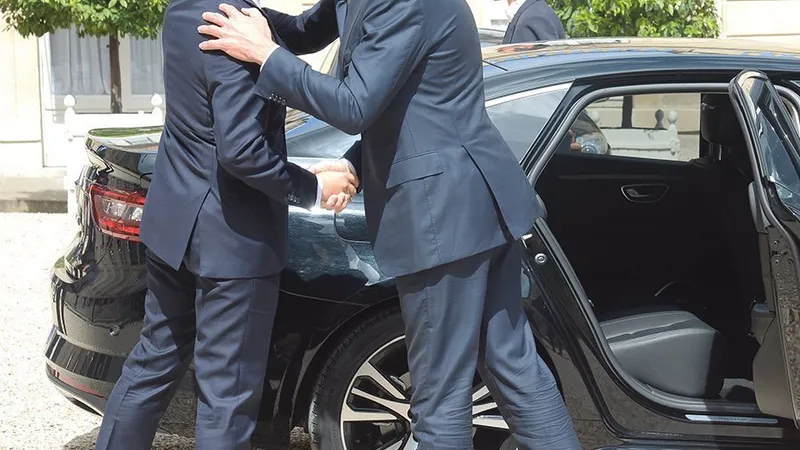Președintele Franței, Emmanuel Macron, și
premierul olandez, Mark Rutte, au reușit să învingă, în alegerile din țările lor, candidați populiști și eurosceptici