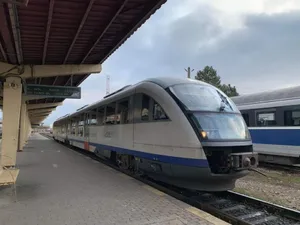 Trenul metropolitan, o soluție pentru sufocarea din trafic, pleacă la drum cu mare întârziere - Foto: Ziarul de Iaşi