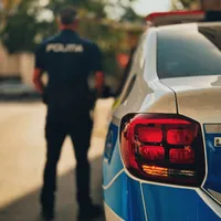Poliția a descins la o grupare ce profita de bătrânii fără moștenitori - Foto: Facebook/Poliția Capitalei - cu rol ilustrativ