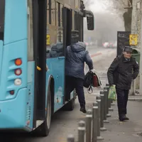 Cine are acces gratuit în tramvaie și autobuze? Aceste persoane pot urca și cu câinii - INQUAM Photos / George Călin