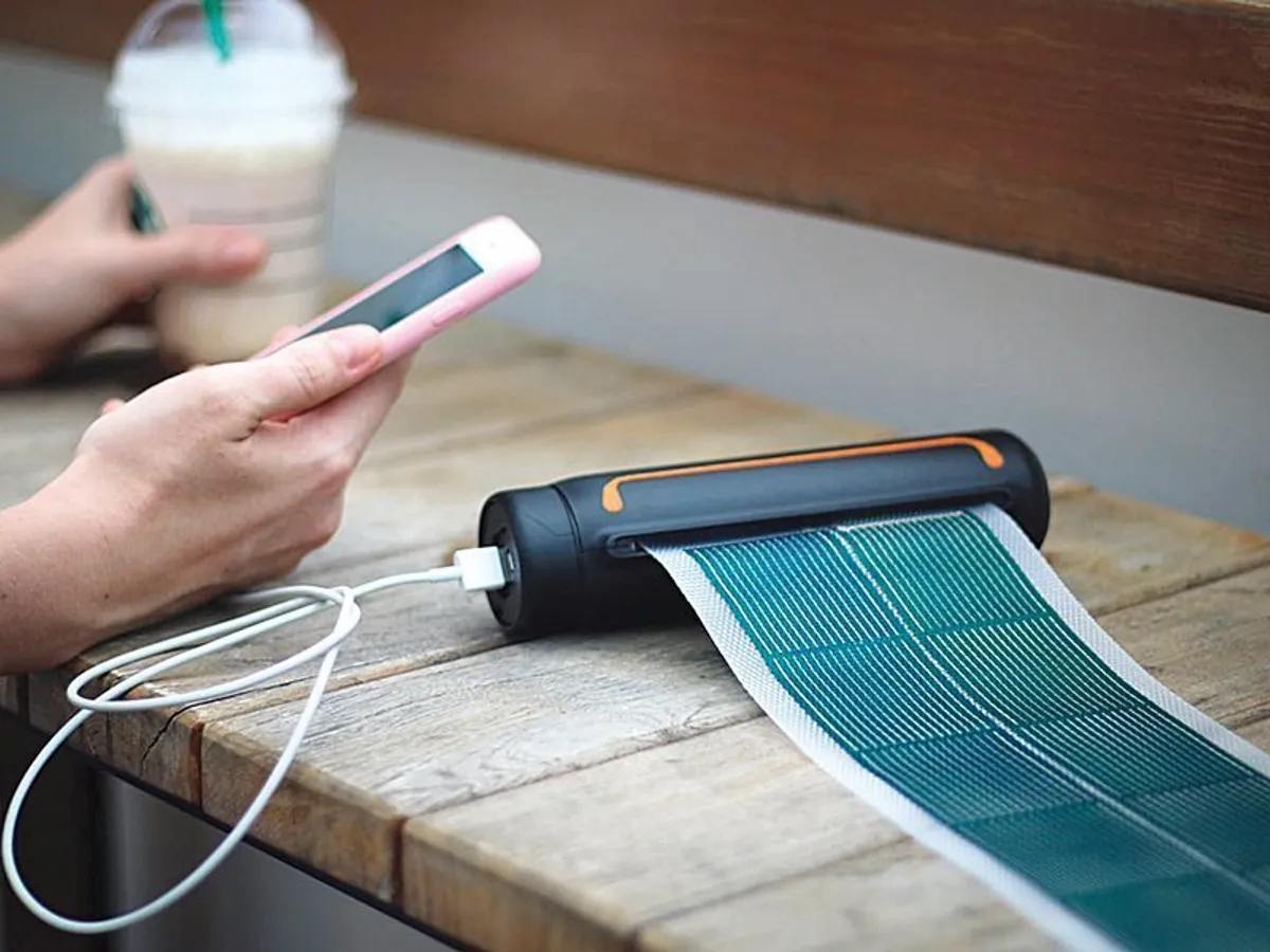 SOUL Solar Scroll Portable Solar Charger