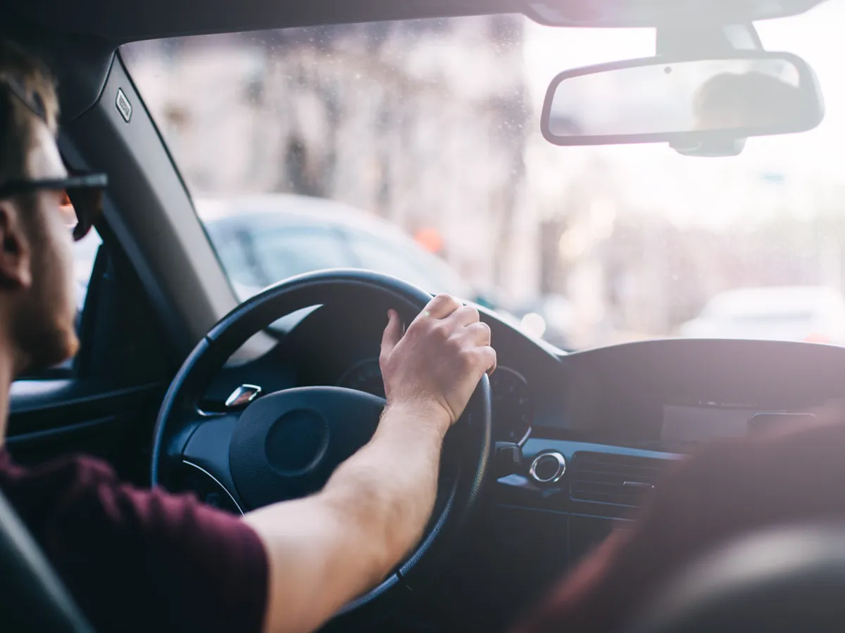 Un bărbat a fost reținut după ce a provocat un accident. S-a urcat băut la volan - Foto: Istock / imagine cu rol ilustrativ