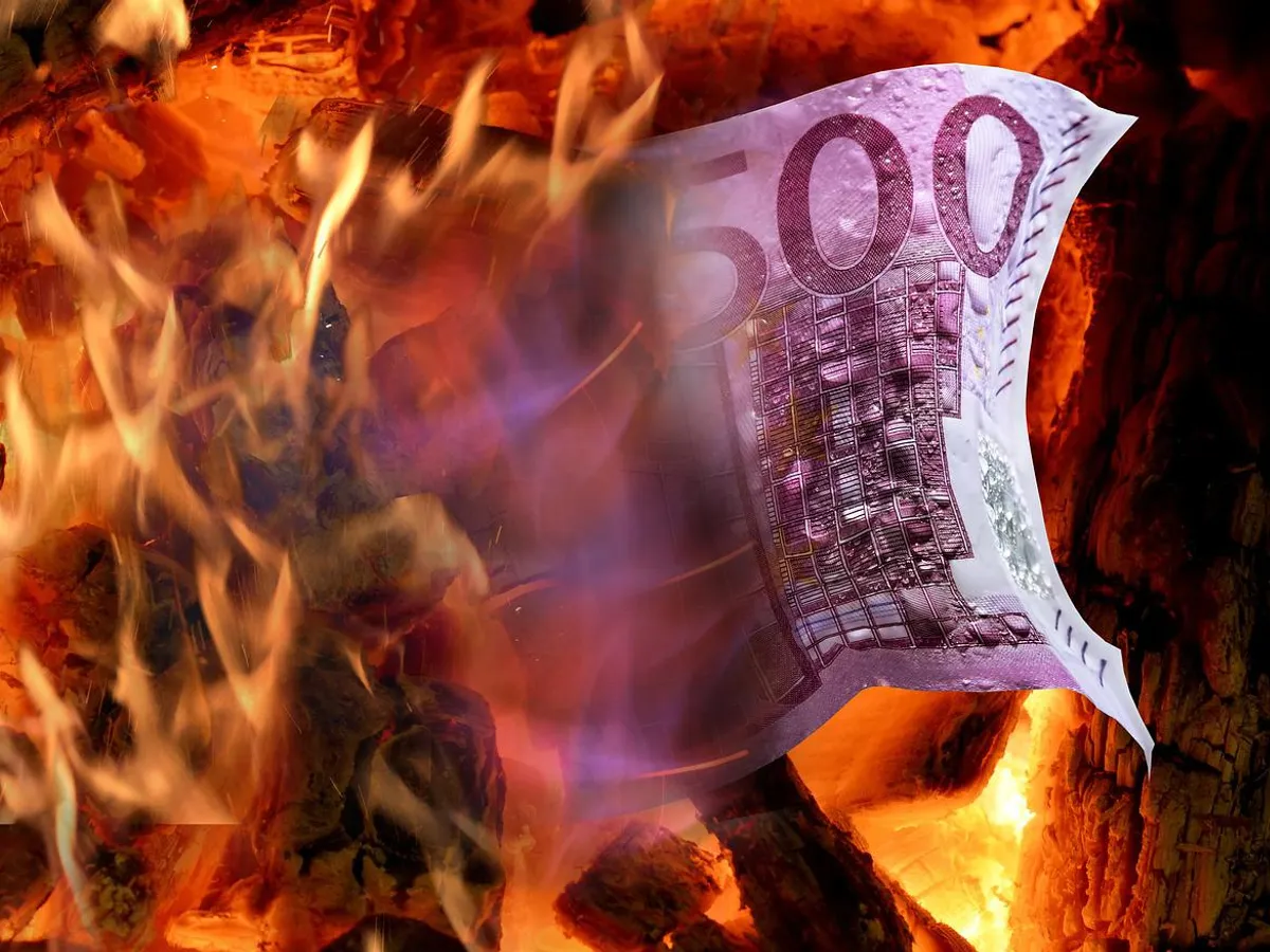 Europa se îndreaptă cu pași mari către recesiunea economică. Vin vremuri grele - FOTO: Pixabay