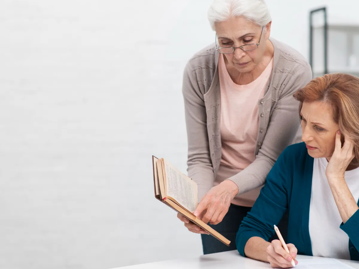 Foto: Pensionarii află care categorii primesc bani în plus la pensie în august Sursa: Freepik