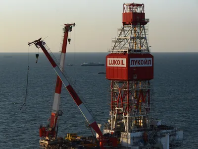 Lukoil - Foto: Profimedia images - Caracter ilustrativ