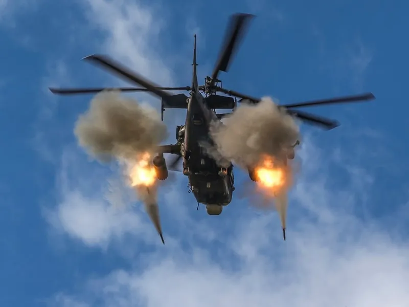 Momentul în care un elicopter rusesc Ka-52 este doborât de o rachetă MANPADS cu infraroșu - Foto: Profimedia images - Caracter ilustrativ