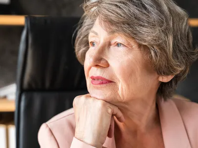 Pensionară la pensie - Foto: Freepik