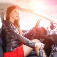 VIDEO Frânezi și calci ambreiajul? GREȘIT! Pilotul Titi Aur explică de ce și cum frânezi corect - Foto: Freepik (Imagine cu rol ilustrativ)