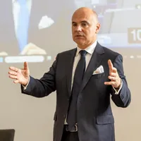 Rareș Bogdan, despre alegeri: „Putem discuta o eventuală mutare a datei pe noiembrie - decembrie” Foto: Rares Bogdan/Facebook