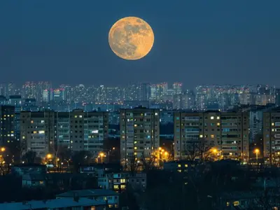 Superluna albastră se vede și din România. La ce oră apare și de ce i se spune astfel? - Foto: freepik.com (rol ilustrativ)