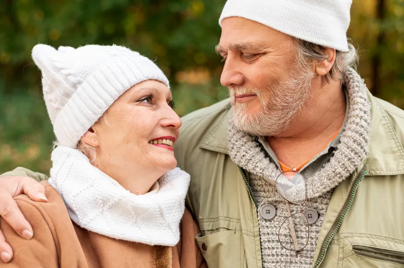 Pensionari la pensie la tratament - Foto: Freepik