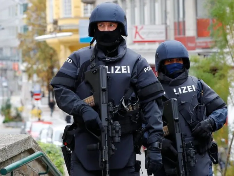 Poliția austriacă după atentatul din Viena/FOTO: REUTERS