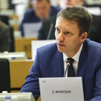 Siegfried Mureșan, despre explicația lui Ciolacu privind zborul cu avion privat la Monaco: „Slabă” - Foto: Facebook/Siegfried Muresan