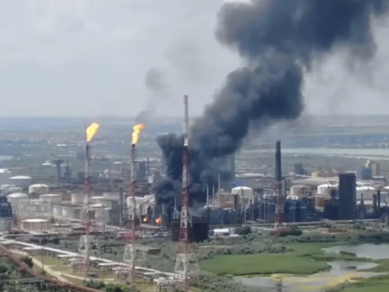 Angajatul dat dispărut în urma explozie de la Rafinăria Petromidia a fost găsit decedat/FOTO: Youtube/AgenGreen